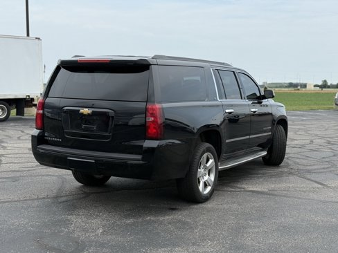 Used 2015 Chevrolet Suburban LT image 2