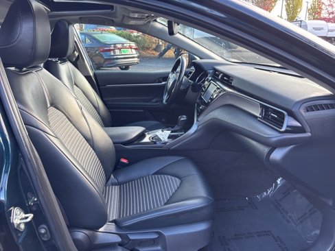 Used 2020 Toyota Camry SE image 7