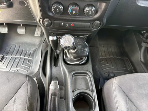 Used 2017 Jeep Wrangler Unlimited Sport w/ Max Tow Package image 26