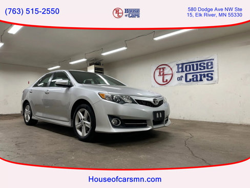 Used 2014 Toyota Camry SE image 1