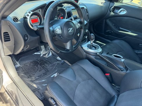 Used 2010 Nissan 370Z Touring w/ Sport Pkg image 12