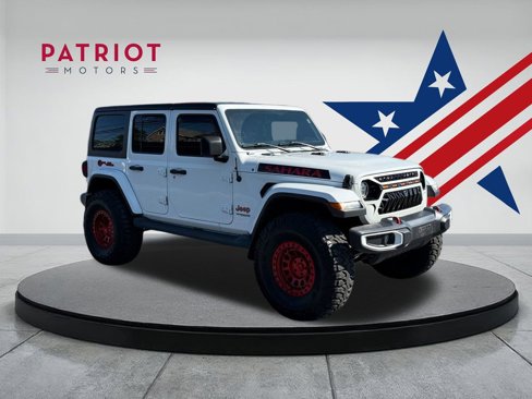 Used 2019 Jeep Wrangler Unlimited Sahara image 8