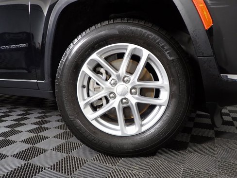 Used 2022 Jeep Grand Cherokee L Laredo w/ Luxury Tech Group I image 38