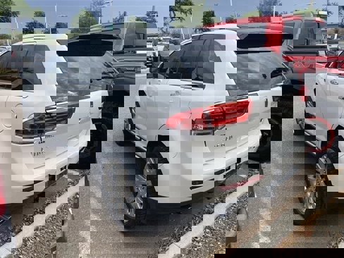 Used 2014 Lincoln MKX FWD w/ Equipment Group 101A image 2