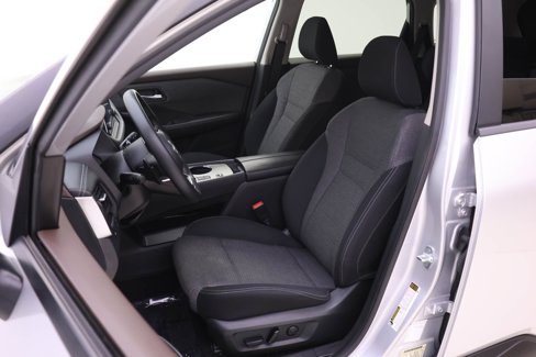 Used 2023 Nissan Rogue SV image 4