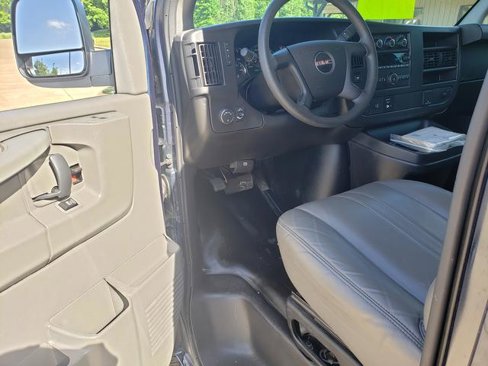 Used 2015 GMC Savana 2500 LS image 10