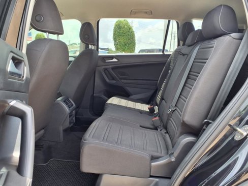 Used 2022 Volkswagen Tiguan S image 9
