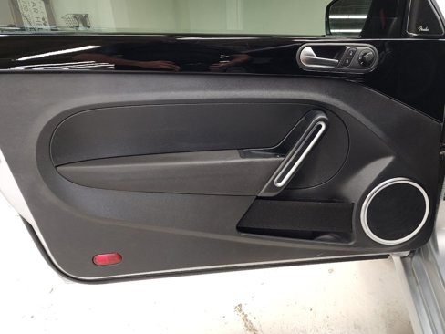 Used 2013 Volkswagen Beetle 2.0T image 11
