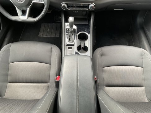 Used 2024 Nissan Altima 2.5 SV image 16