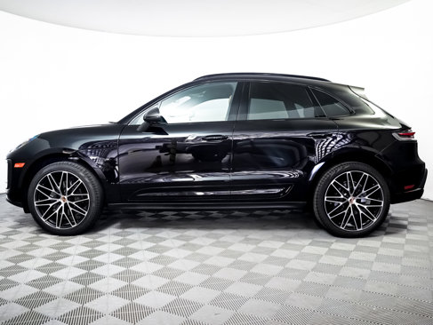 Certified 2023 Porsche Macan Turbo image 2