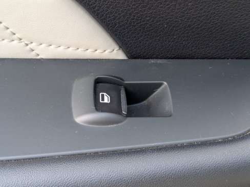 Used 2018 Ford Explorer Platinum image 29
