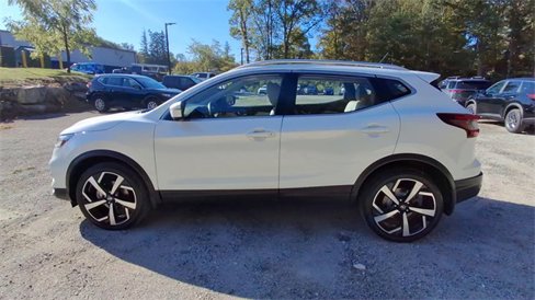 Certified 2022 Nissan Rogue Sport SL w/ Premium Package image 5