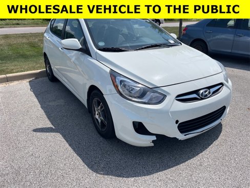 Used 2013 Hyundai Accent GS image 2