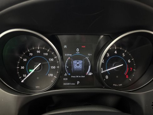Used 2018 Jaguar F-PACE Premium image 16