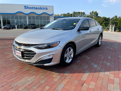 Used 2020 Chevrolet Malibu LS image 1