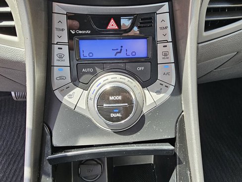 Used 2013 Hyundai Elantra Limited w/ Technology Pkg image 17
