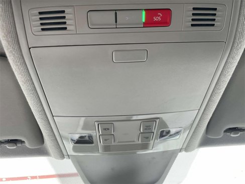 Certified 2022 Volkswagen Tiguan SE image 29