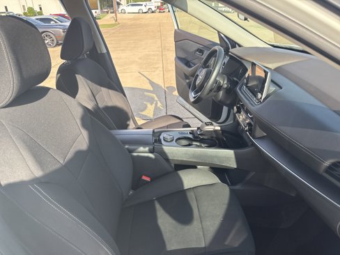 Used 2023 Nissan Rogue S image 24