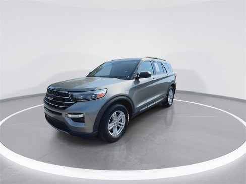 Used 2020 Ford Explorer XLT w/ Equipment Group 202A image 4