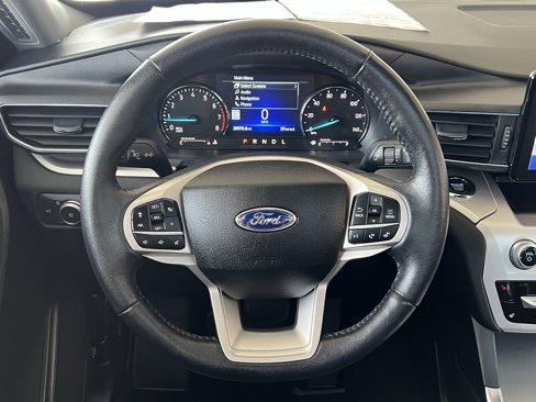 Used 2022 Ford Explorer XLT w/ Equipment Group 202A image 33