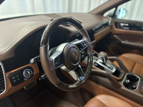 Certified 2023 Porsche Cayenne S image 4