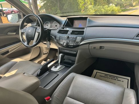 Used 2010 Honda Accord EX-L image 24