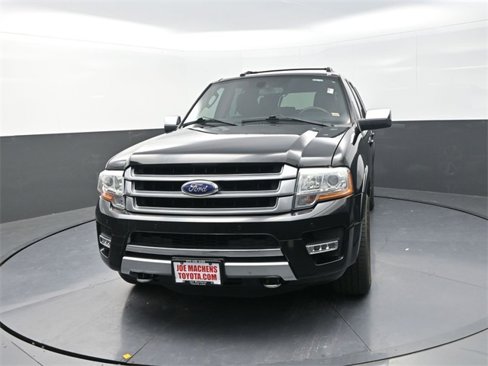 Used 2016 Ford Expedition Platinum image 2