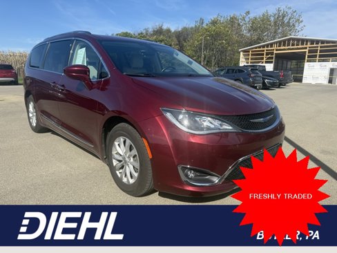 Used 2018 Chrysler Pacifica Touring-L Plus image 1