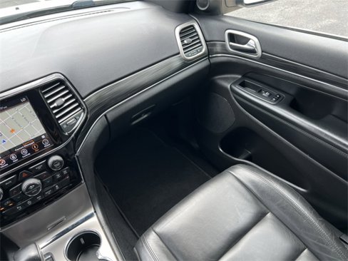 Used 2019 Jeep Grand Cherokee Limited image 32