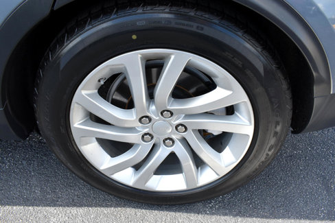 Used 2019 Land Rover Discovery HSE image 39