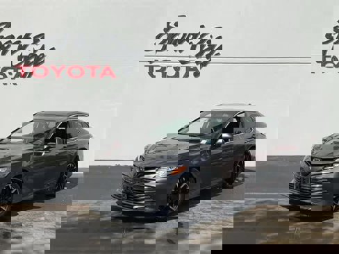 Used 2018 Toyota Camry XLE image 1