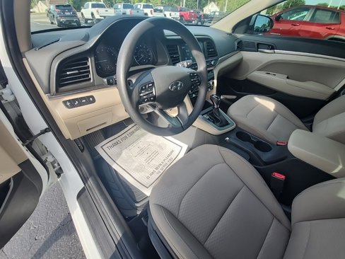 Used 2020 Hyundai Elantra SEL image 14