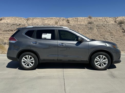 Used 2014 Nissan Rogue SV image 5