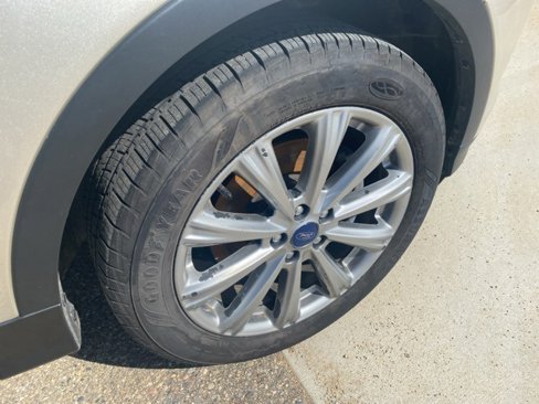 Used 2017 Ford Escape Titanium image 21