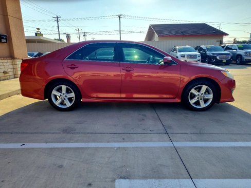 Used 2012 Toyota Camry SE image 4