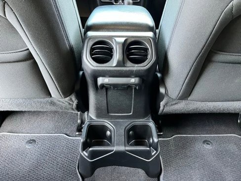 Used 2021 Jeep Wrangler Unlimited Sport image 18