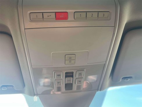 Used 2019 Volkswagen Atlas SEL R-Line image 31