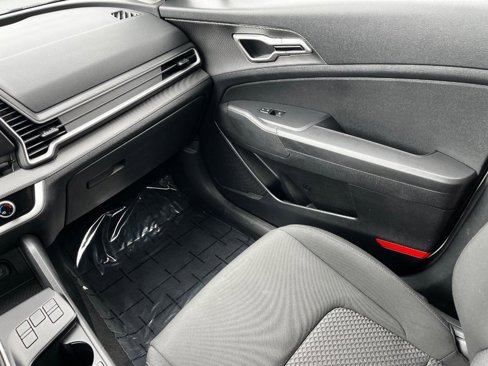 Used 2024 Kia Sportage LX image 13