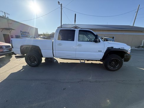 Used 2001 Chevrolet Silverado 2500 LS w/ Off-Road Skid Plate Pkg image 2
