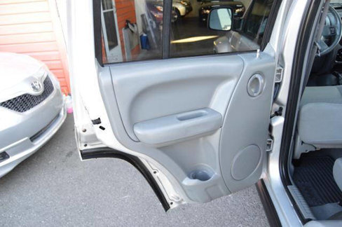 Used 2005 Jeep Liberty Renegade image 46