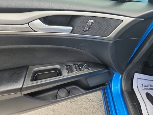 Used 2020 Ford Fusion SE image 15
