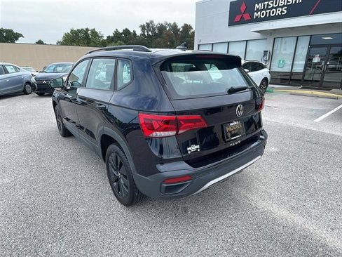 Certified 2022 Volkswagen Taos S image 4