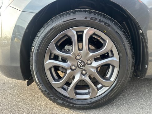 Used 2019 Toyota Yaris LE image 36