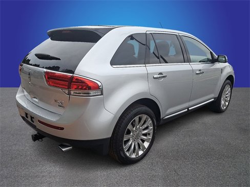 Used 2013 Lincoln MKX AWD image 4