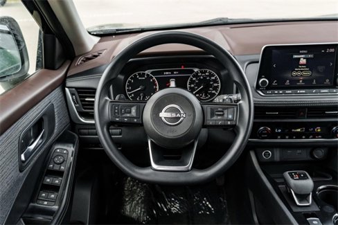 Used 2023 Nissan Rogue SV image 26