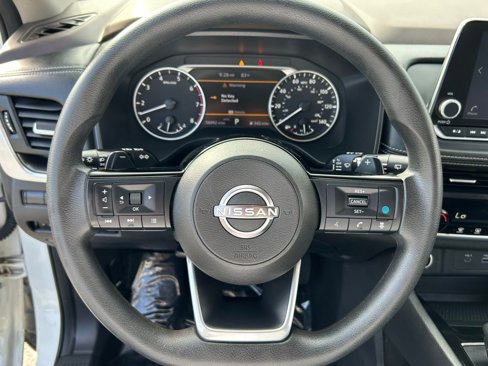 Used 2023 Nissan Rogue SV image 11