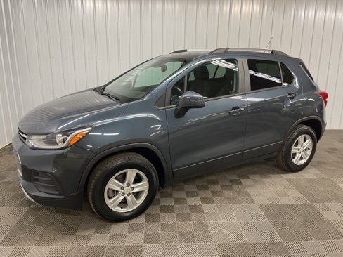 Used 2021 Chevrolet Trax LT w/ LT Convenience Package image 8