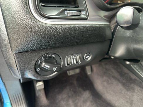 Used 2019 Dodge Challenger SXT w/ Blacktop Package image 8
