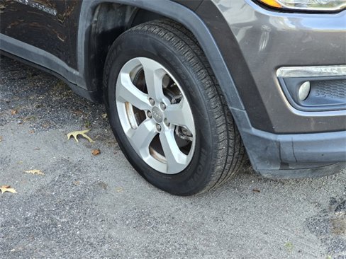 Used 2017 Jeep Compass Latitude w/ Popular Equipment Group image 6
