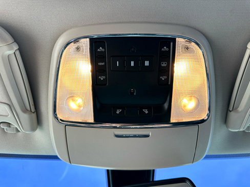 Used 2018 Chrysler 300 Limited image 55